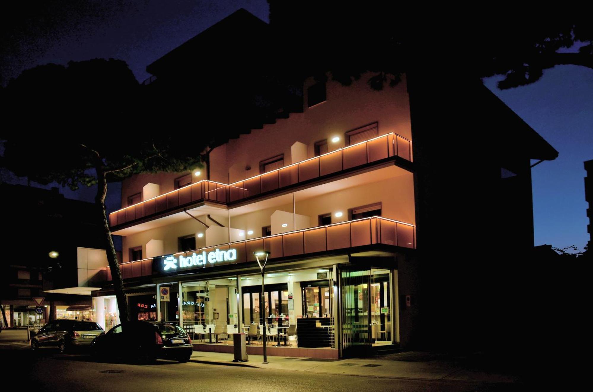 Hotel Etna Lignano Sabbiadoro Exterior foto