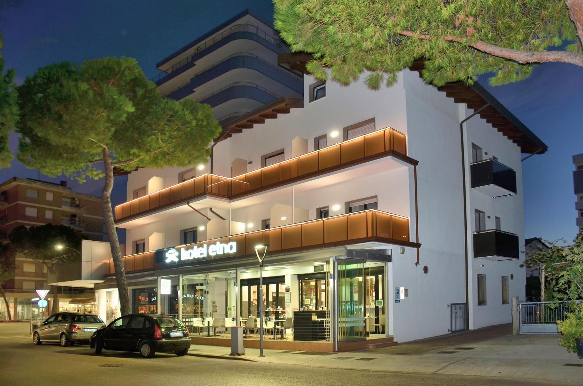 Hotel Etna Lignano Sabbiadoro Exterior foto