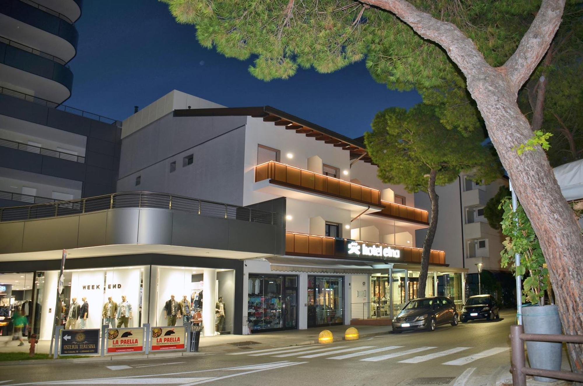 Hotel Etna Lignano Sabbiadoro Exterior foto